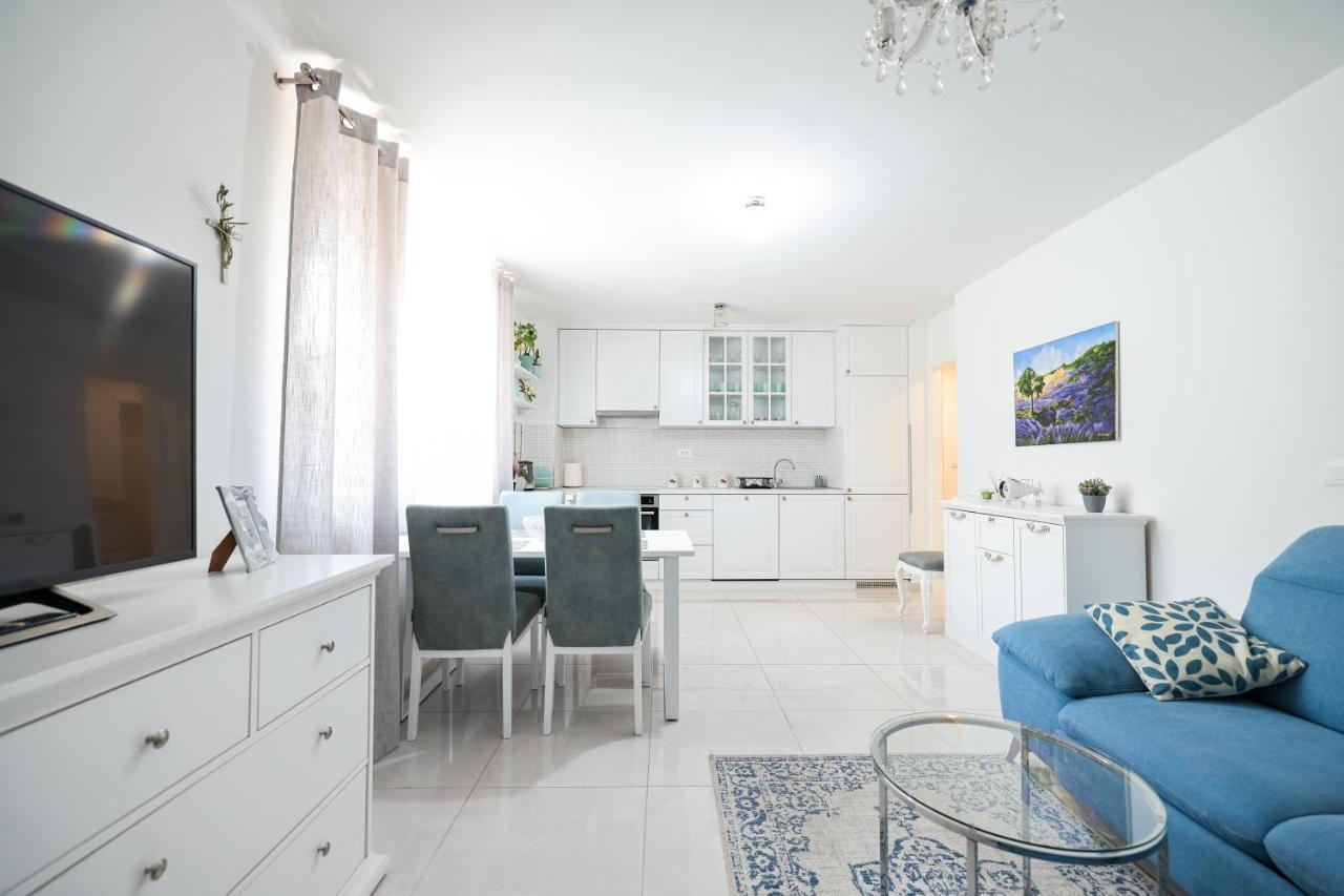 Two Bedroom Apartment With A Balcony Relja Zadar Zewnętrze zdjęcie